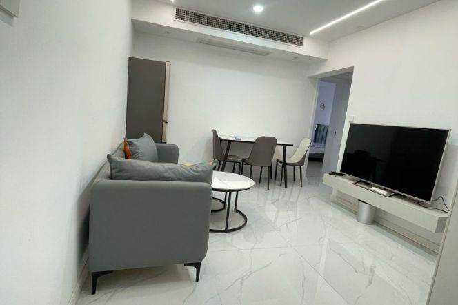 Hongqiao rd 2BR 1LR@L10/3/4,bright room/elevator/band furniture