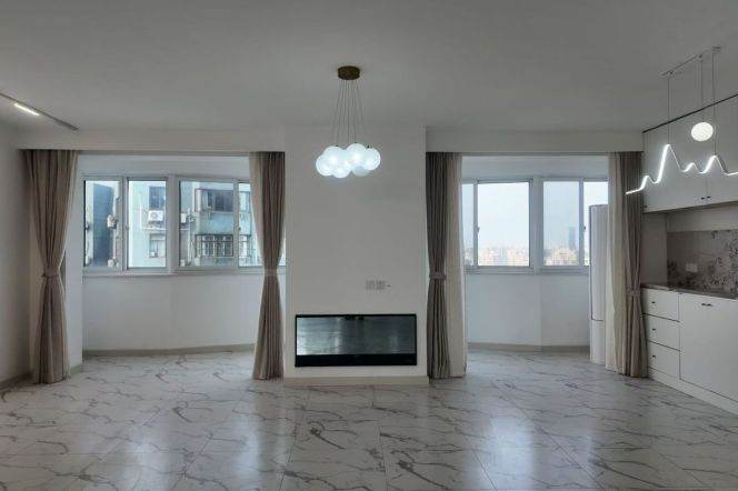 4 Brs, 4 Baths with Roof Terrace, 350 sqm, High Value @ Jiangsu metro L2&11