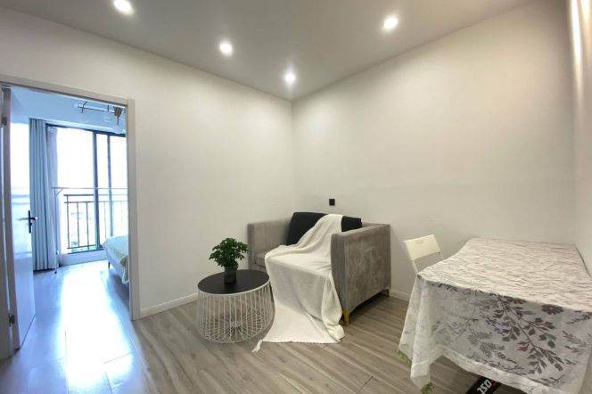Good location high rise 1br 1lr with elevator near Wuding rd station
