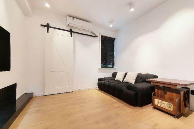 9.5k Cozy 2Br with floor heating Nr Changping Rd.line7