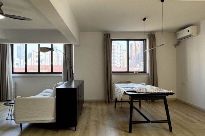 Modern&Spacious 1Br +Elevator | Next to ChangPing Rd & Jing'an Temple rd Metro