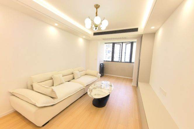 jiangsu rd elevator 2BR/big living room@L2/11