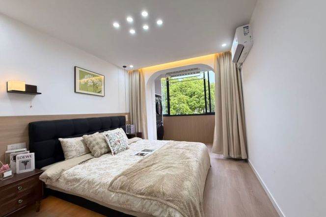 Pudong area/modern 1br 1lr/separate living room/bright room,Changqing rd@L13/7