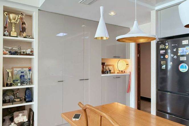 jiangsu rd station one bedroom