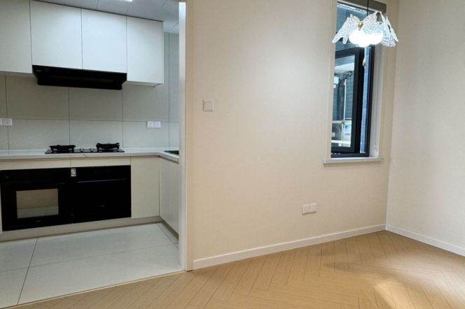 River view 3Br-2bath | Zhenping rd & Changshou rd L7/13 | Heating + Scenic windows