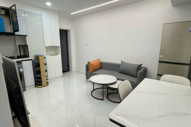 Hongqiao rd 2BR 1LR@L10/3/4,bright room/elevator/band furniture