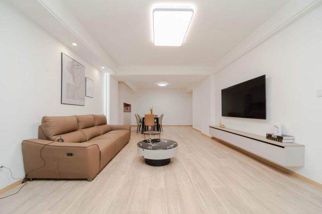 Changshu rd/Huashan rd elevator building 3brs/2lr/2ba apt wt floor heating;L1/7
