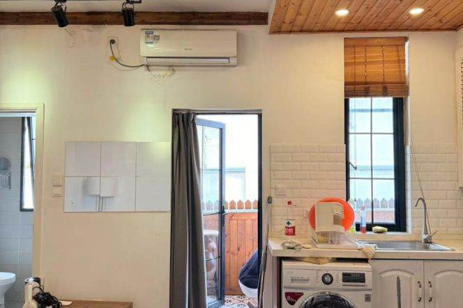 Middle Huaihai Rd Station 1Br with Open Balcony Line13