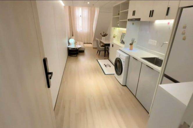 Lovely 1br 1lr with elevator nr Hanzhong rd station 