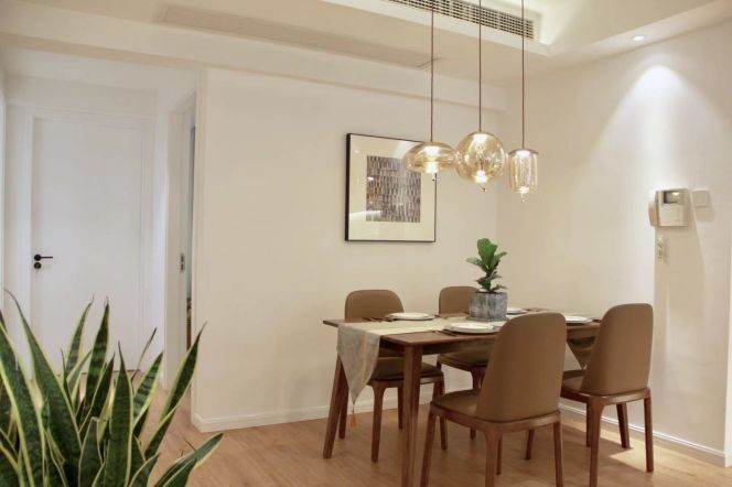 Well Renovated 3BR 2BA Apt w/Floor Heating in One Park/Jing'an Temple