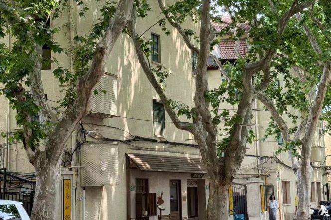 2 Brs, 2 Baths, Open Balcony/Wall heating/Oven/Dryer, 120 sqm @ Jiaotong uni L10&11
