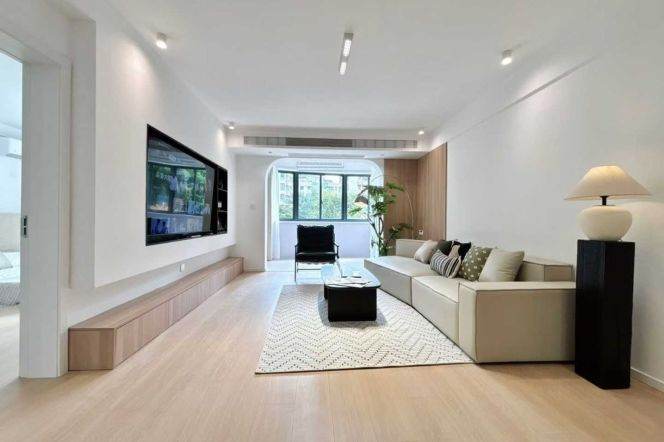 Well Renovated 2BR 2BA Residence nr Shanghai Children's Medical Center Station
