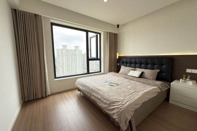 Brand-new one bedroom Apt+Floor heating+central AC+oven @ Yan'an Rd(W)