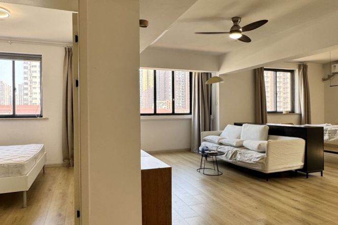 Modern&Spacious 1Br +Elevator | Next to ChangPing Rd & Jing'an Temple rd Metro