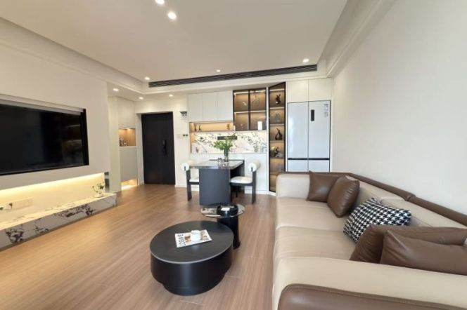 Brand-new one bedroom Apt+Floor heating+central AC+oven @ Yan'an Rd(W)
