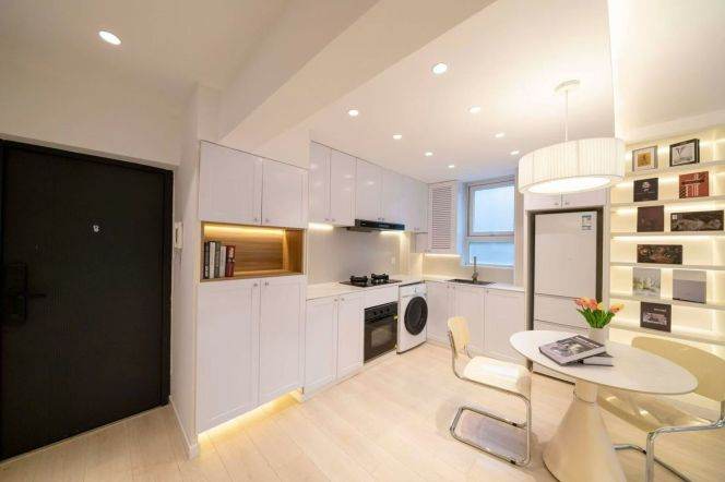West yan'an rd/charming 1br 2lr/double south/big living room/elevator,@L3/4