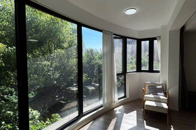 18k Modern 2Br with floor heating with nice view Nr Changping Rd.line7