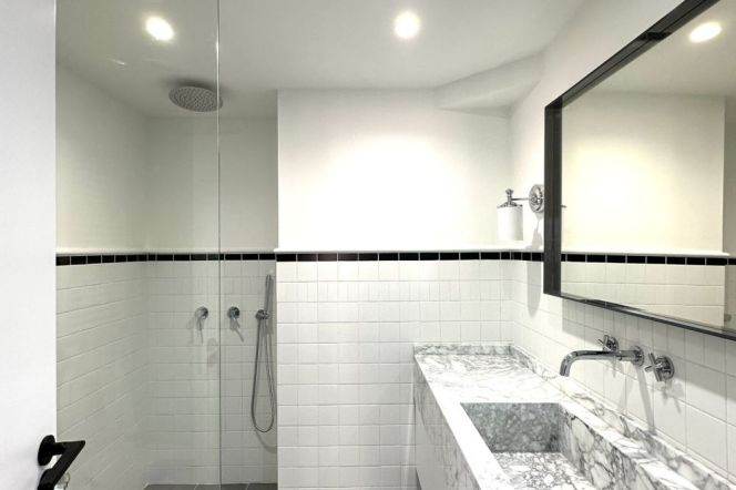 3 Brs, 2 Baths with Wall heating/Oven/Dish washer, 150 sqm @ Zhongshan park L2,3&4