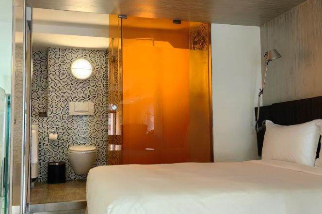 Loft one bedroom service apt 2mins to Langao Rd,free for gym & Wifi