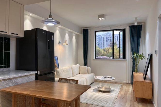 Standard 1Br | Next to L2/11 Jiangsu Rd & Zhongshan Park  | Great sunshine | 9.5K