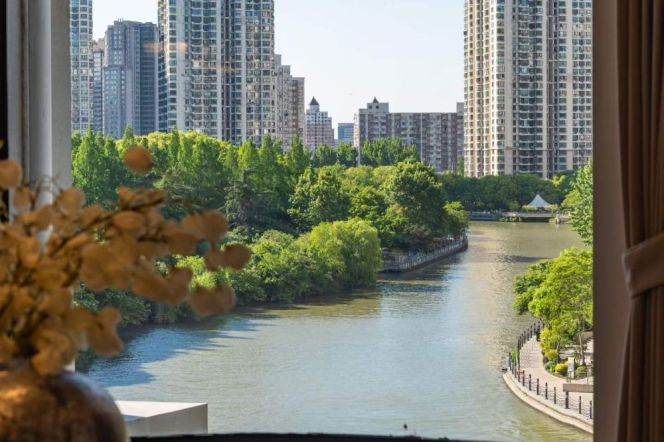 Amazing River View Renovated 3Beds 2Bts@Suzhou Creek