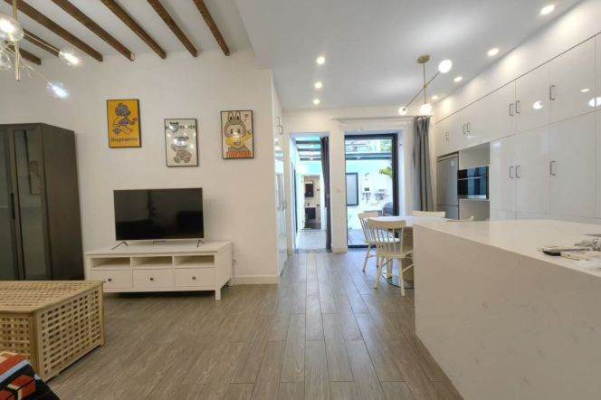 2Br,Yard,City center,120sqm