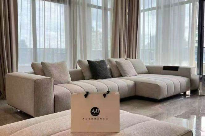Modern douplex 4brs with floor heating and terrace nearby west nan jing road