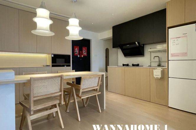 Bright&Modern&Spacious Elevator 2Bdrs 1Bath Apt+L10/11 Jiao Tong Uni.+2 Large Balconies