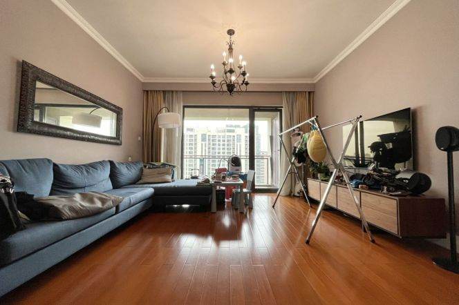 modern big 2brs balcony in most popular compound Xintiandi line 1,9,10,13,14 