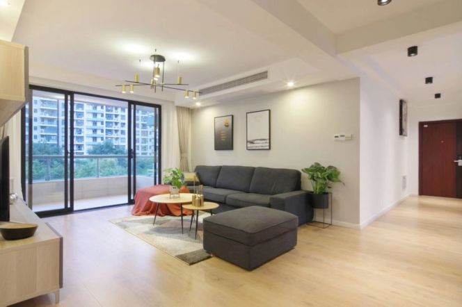 Modern 3brs with balcony and wall raditor  Nearby Jing an temple 