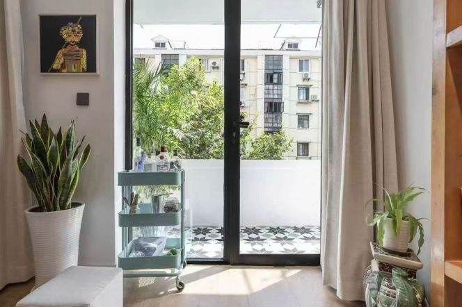 Comfortable 2br with Balcony near Line 7/9 Zhaojiabang Road St.