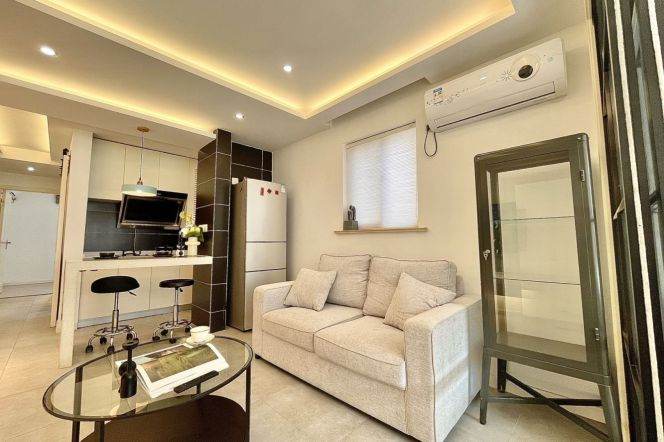 8.5k Clean 2Br Nr Jiaotong University line10/11