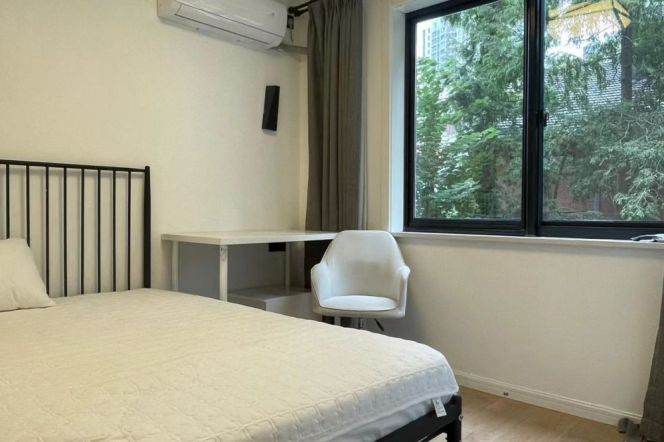 Bright&Modern&Spacious Elevator 2Bdrs 1Bath Apt+Large Closets/L7 Chang Ping Rd