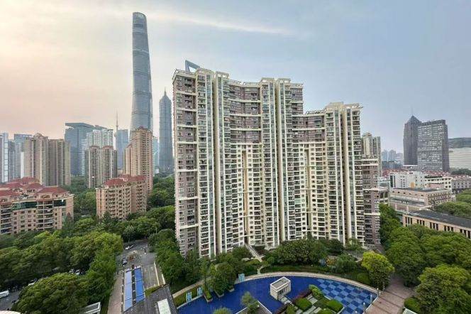 Modern 4brs with floor heating and river view belong to Lujiazui 