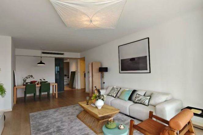 Huashan rd  Luxury 145㎡ 3-Bedroom | Changning | Metro Access & Classic Wutong Road View