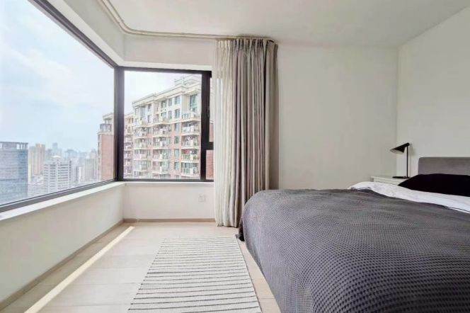 The Courtyards spacious floor heating 3brs/2lv/2bt apt with balcony; L2/11