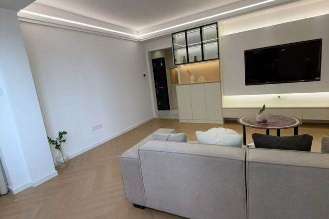 Elevator 1br near Jiangsu Rd M2/11