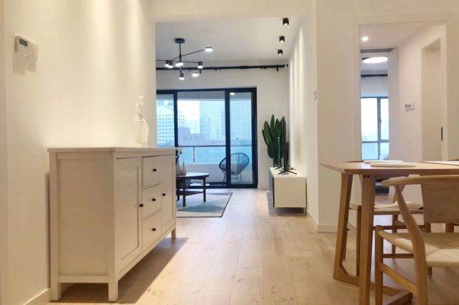 modern 2brs floor heating nice balcony in best compound Jing an temple free indoor pool Gym