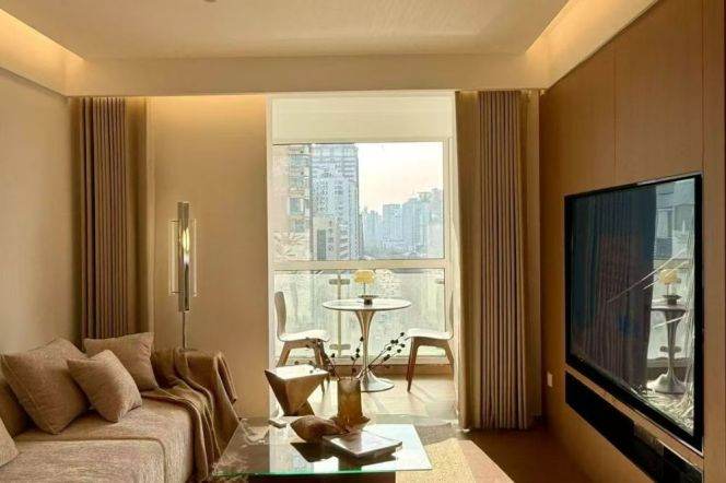 Modern 1bedroom with balcony and floor heating belong to Tianzifang area 