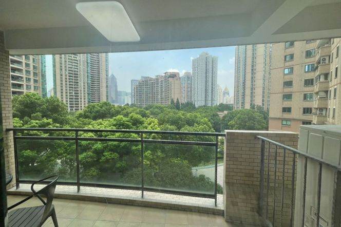Modern 3brs with floor heating and balcony in Lujiauzi