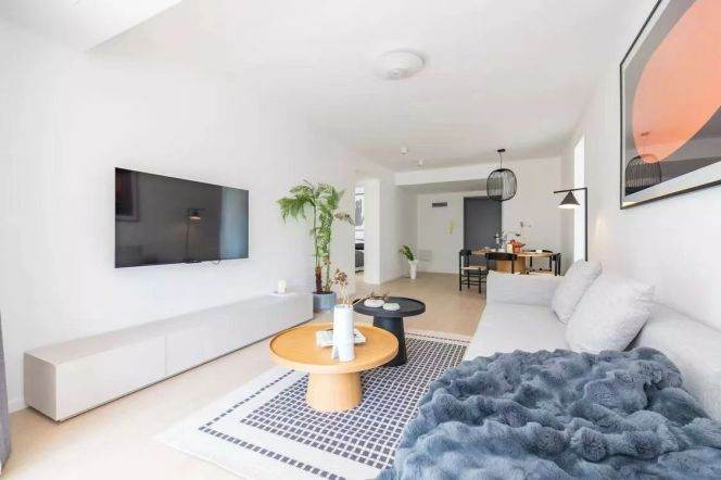Modern 2brs with floor heating in Gubei 