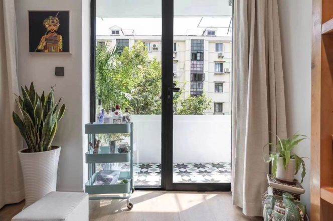 Zhaojiabang/Pingjiang rd wall heat 2br/2lr/1ba apt wt balcony; L7/9