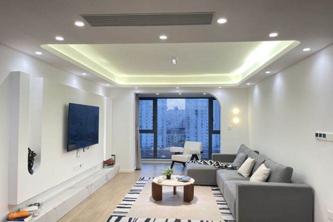 Modern 3brs with floor heating and balcony  belong to Xintiandi area and Dapuqiao ,