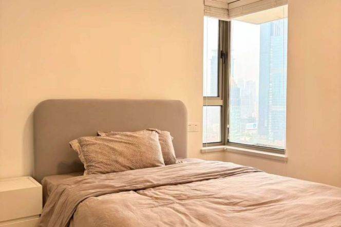 2BR 2BTH w/ Gym & Pool nr Jing'An Temple M2/7/14