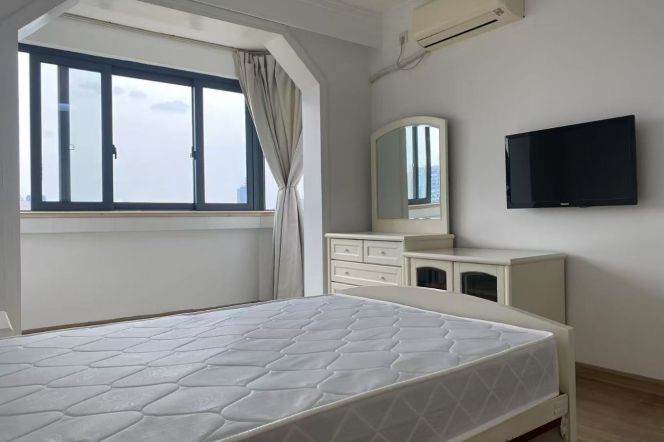 2BR with elevator near line 1 S.Huang'pi Rd and Xintiandi can long and short term lease