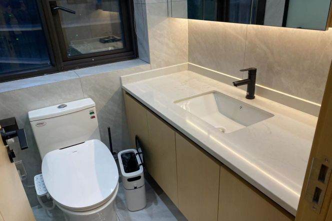 1Studio near line 1/9/11 Xujiahui and Jiao'tong Uni can long and short term lease