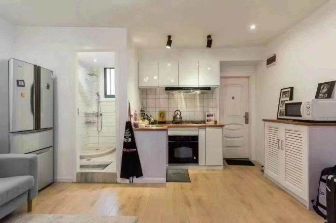 High ceiling 1Br/1Lr/1Bt apt nr South shanxi rd,M1/10/12/13
