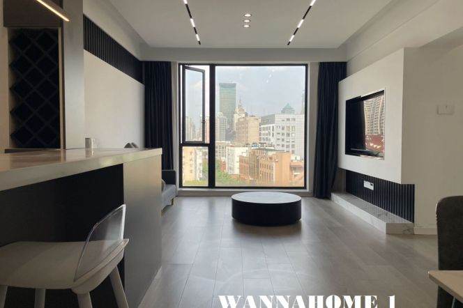 Spacious&Bright 2Bdrs 1Bath Apt+Jing'an Temple+Stunning View+Great Compound+Large Balcony