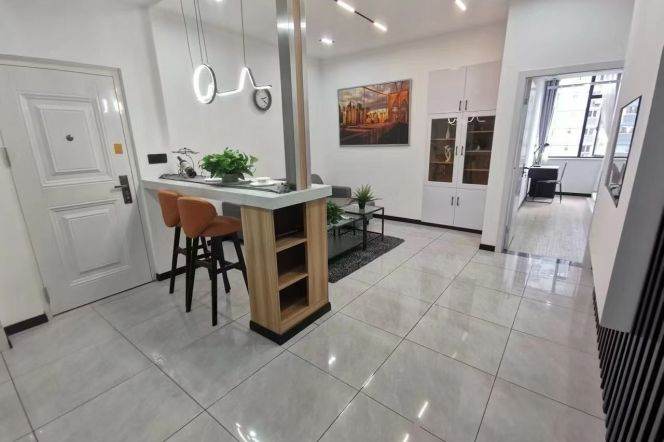 changping rd elevator 1BR/big living room@L7