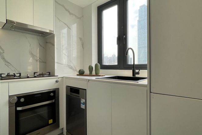 Good View+Modern&Really Bright 3Bdrs 1Bath Apt+West Nanjing Rd+Nice Balcony+Great Compound